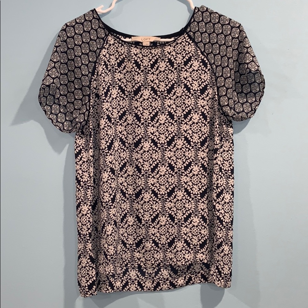 Ann Taylor loft light weight blouse size small